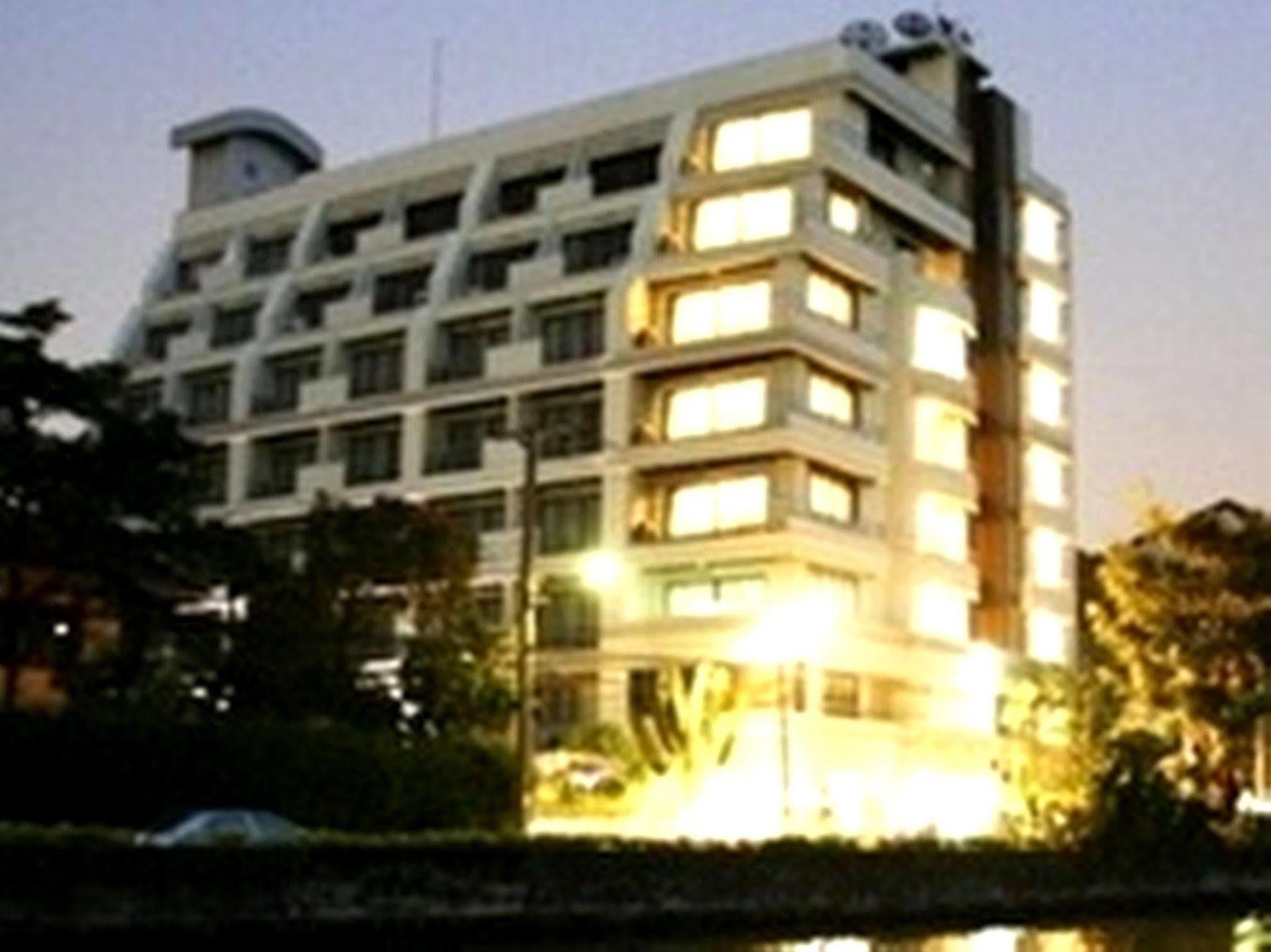 Ziniza The Boutique Service Apartment Bangkok Exterior foto